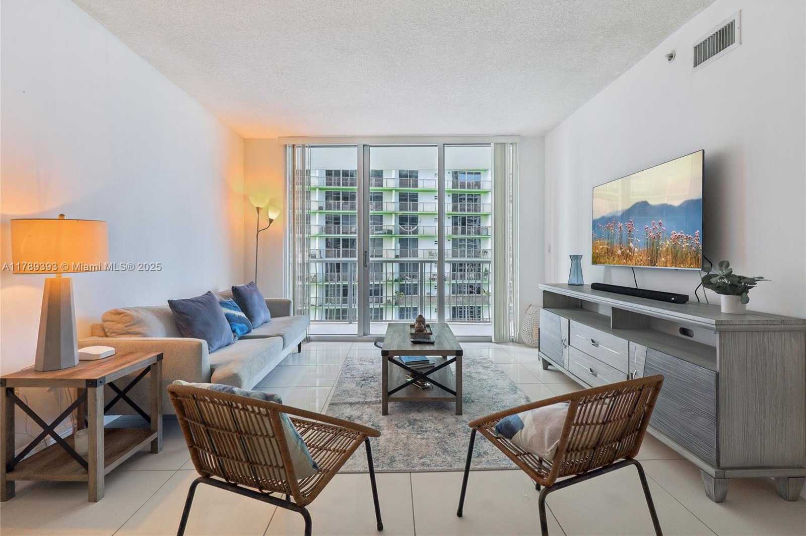 Small Image of 1750 NORTH BAYSHORE DR #2805, Miami Number 7