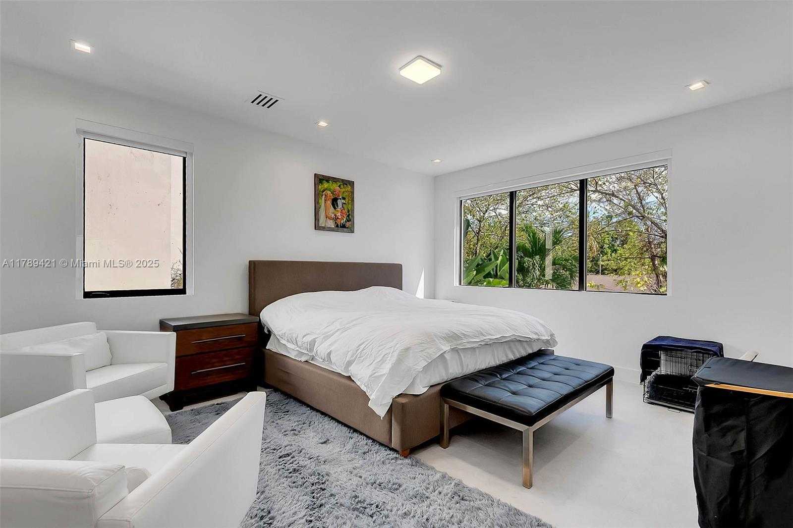 Small Image of 3045 ELIZABETH ST, Miami Number 11