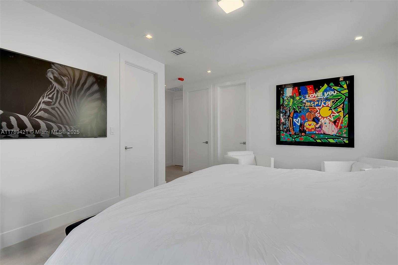 Small Image of 3045 ELIZABETH ST, Miami Number 12