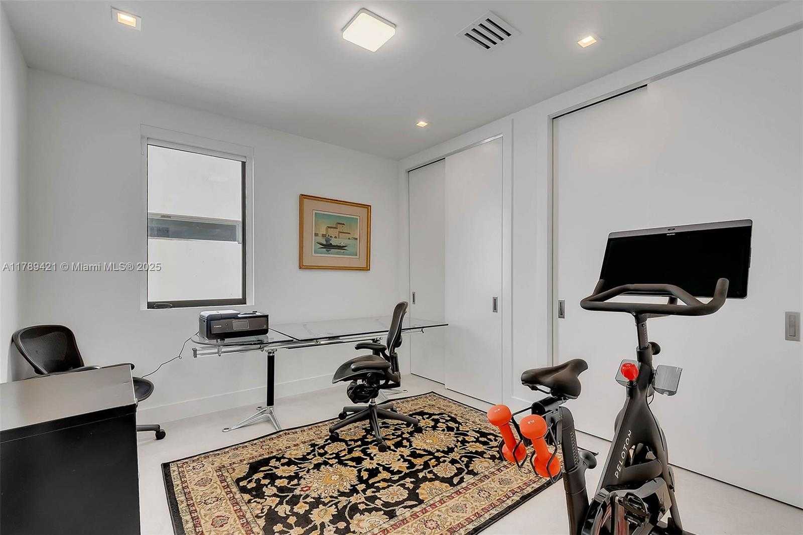 Small Image of 3045 ELIZABETH ST, Miami Number 15