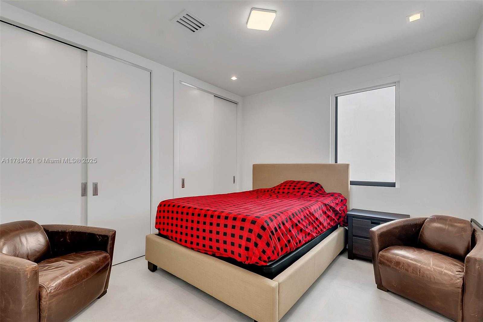 Small Image of 3045 ELIZABETH ST, Miami Number 18