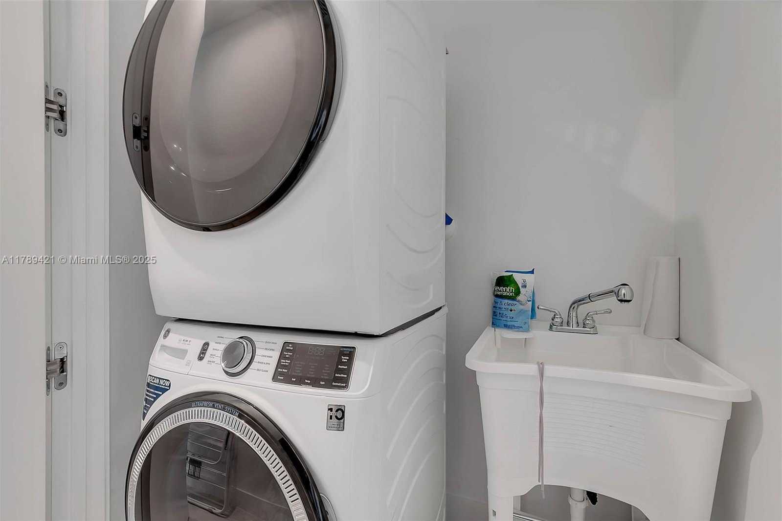 Small Image of 3045 ELIZABETH ST, Miami Number 21