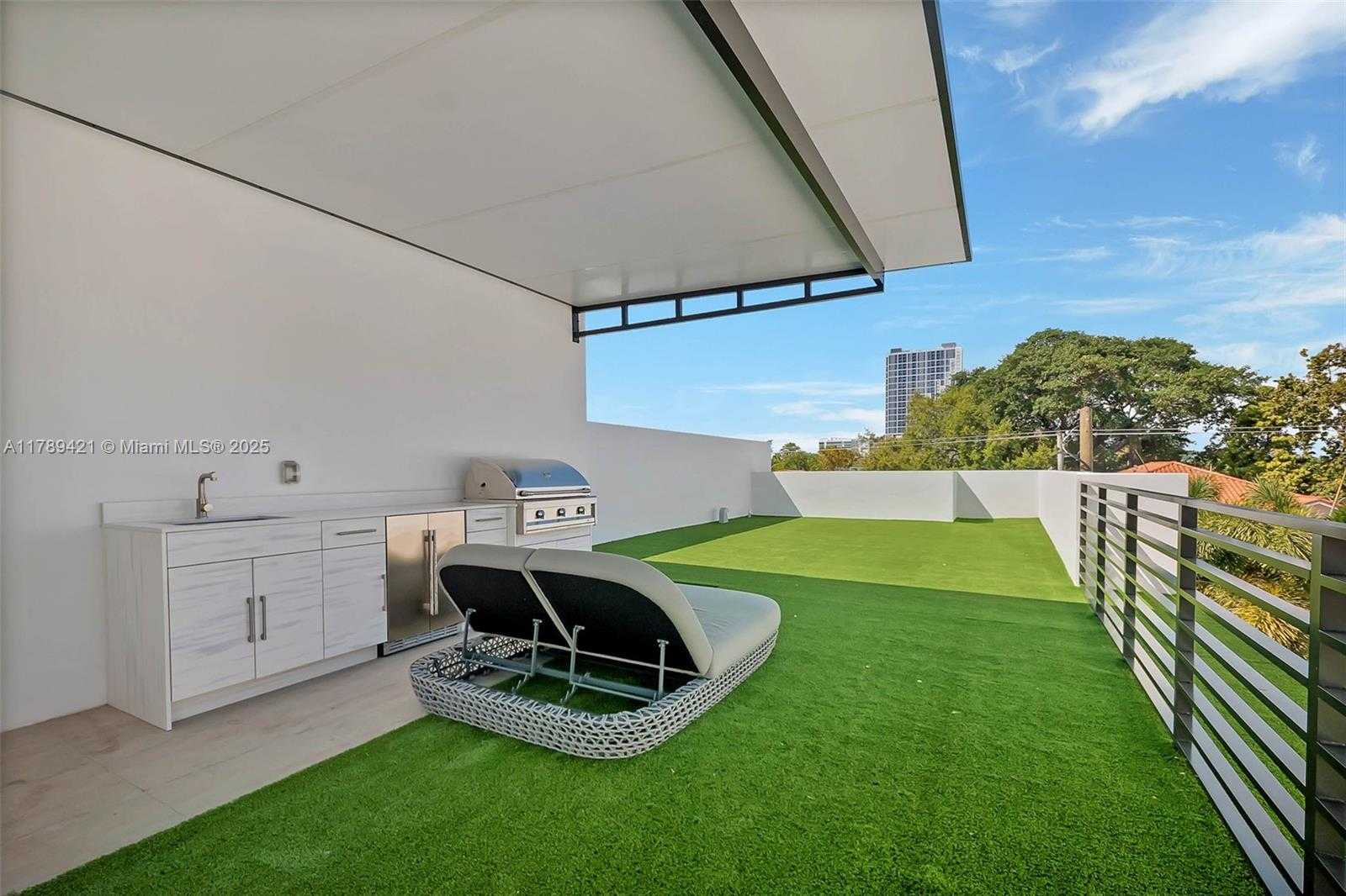 Small Image of 3045 ELIZABETH ST, Miami Number 22
