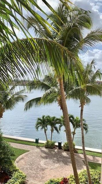 Small Image of 17150 NORTH BAY RD #2402, Sunny Isles Beach Number 3