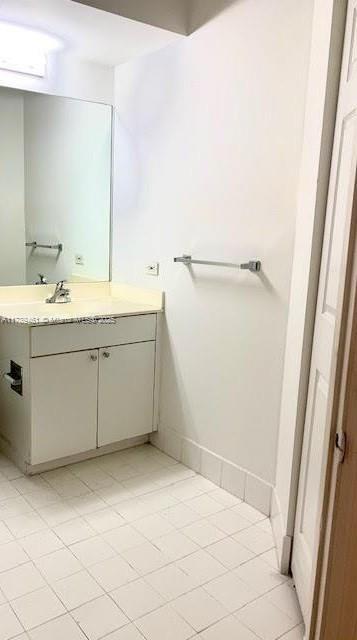 Small Image of 17150 NORTH BAY RD #2402, Sunny Isles Beach Number 4