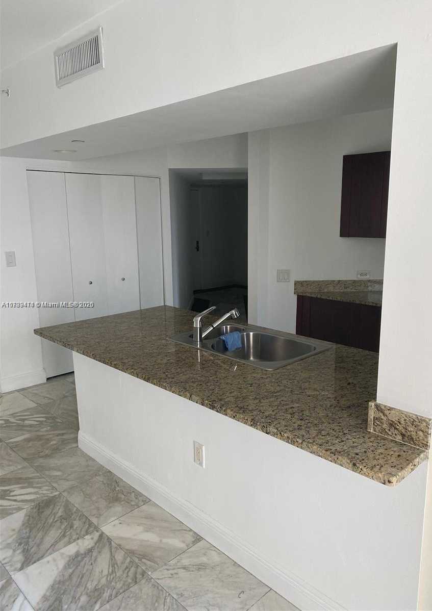 Small Image of 19900 EAST COUNTRY CLUB DR #310, Aventura Number 3