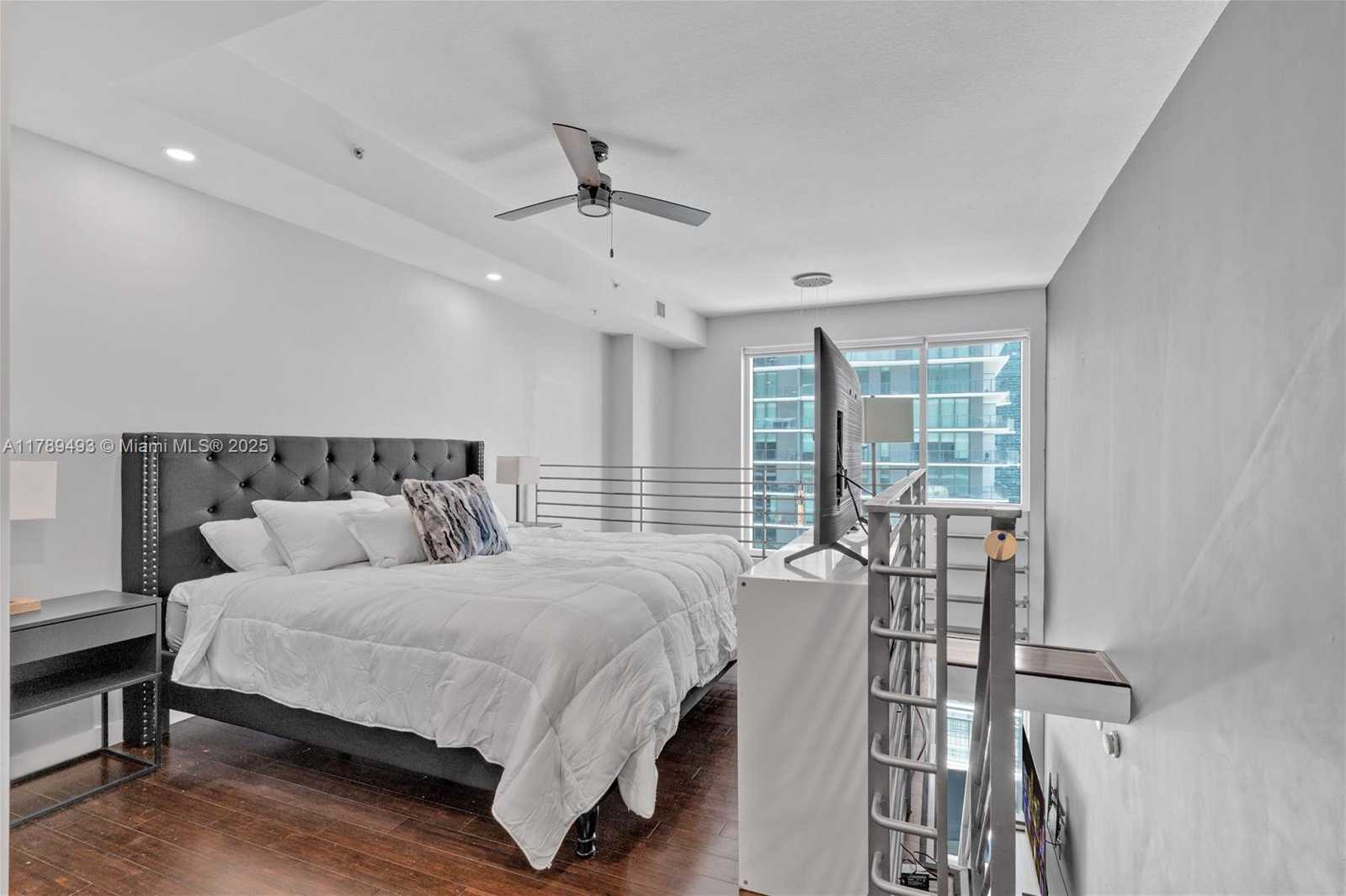 Small Image of 60 SOUTH WEST 13TH ST #2204, Miami Number 12
