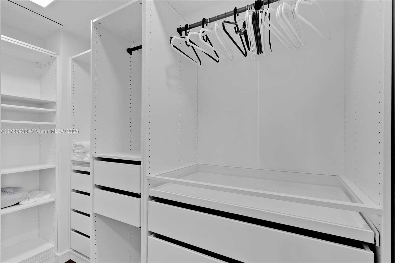 Small Image of 60 SOUTH WEST 13TH ST #2204, Miami Number 14