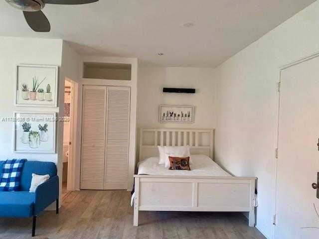 Small Image of 1525 MERIDIAN AVE #204, Miami Beach Number 6