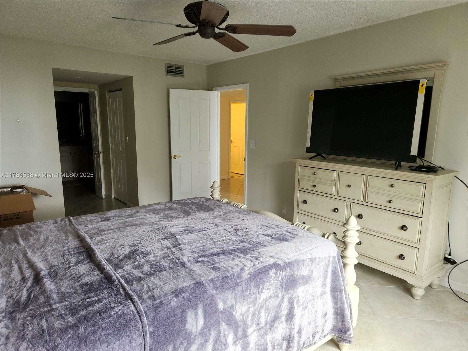 Small Image of 3725 SOUTH OCEAN DR #1108, Hollywood Number 10