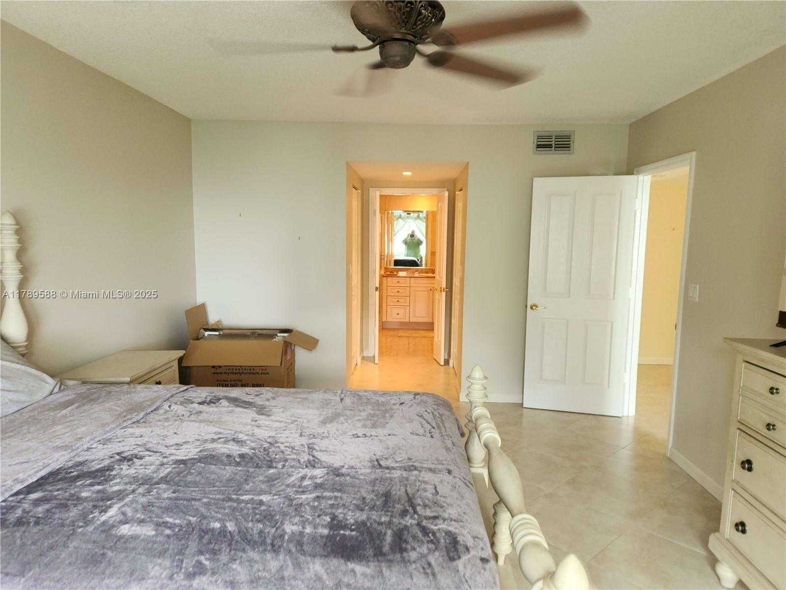 Small Image of 3725 SOUTH OCEAN DR #1108, Hollywood Number 12
