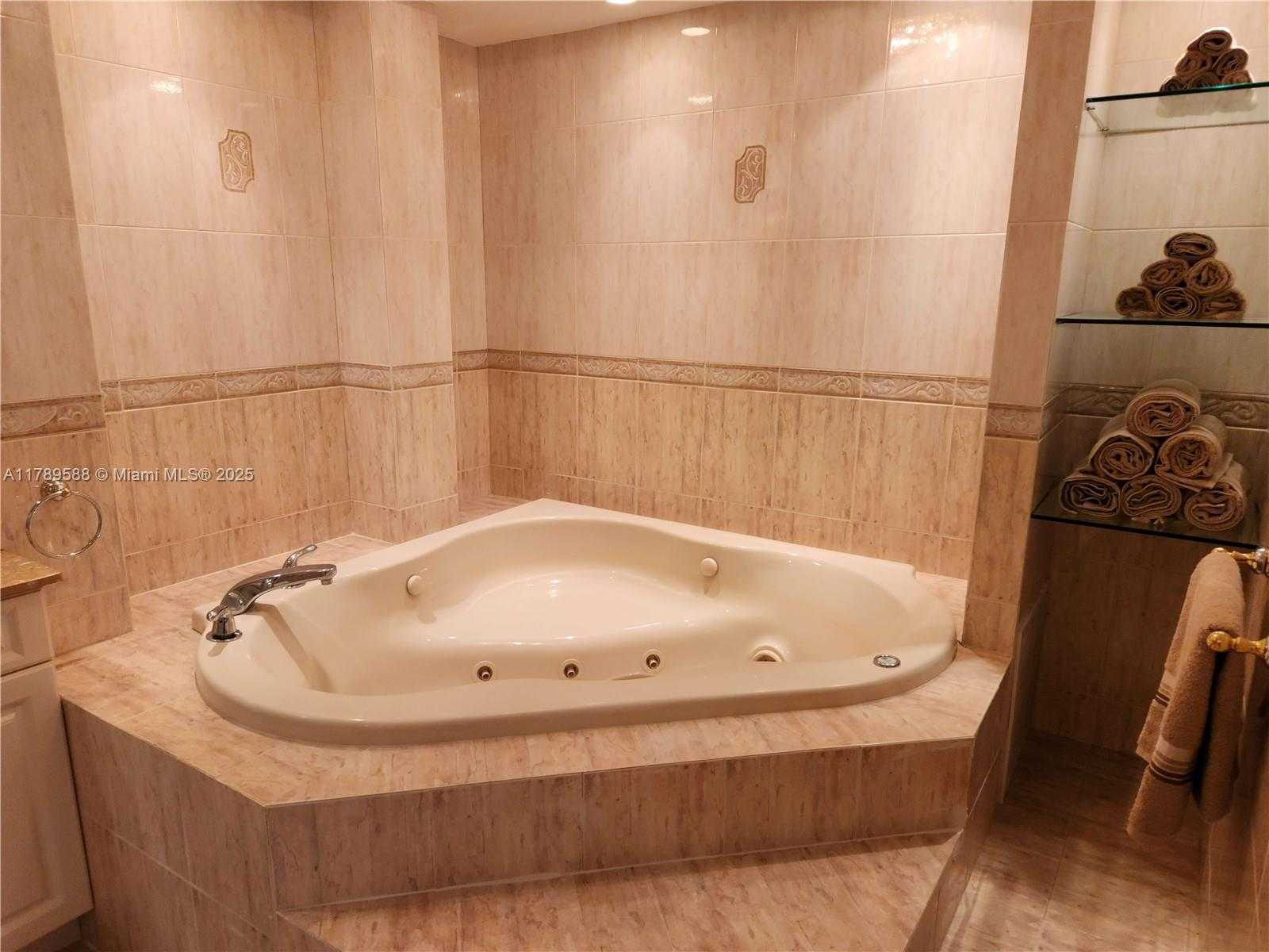Small Image of 3725 SOUTH OCEAN DR #1108, Hollywood Number 16