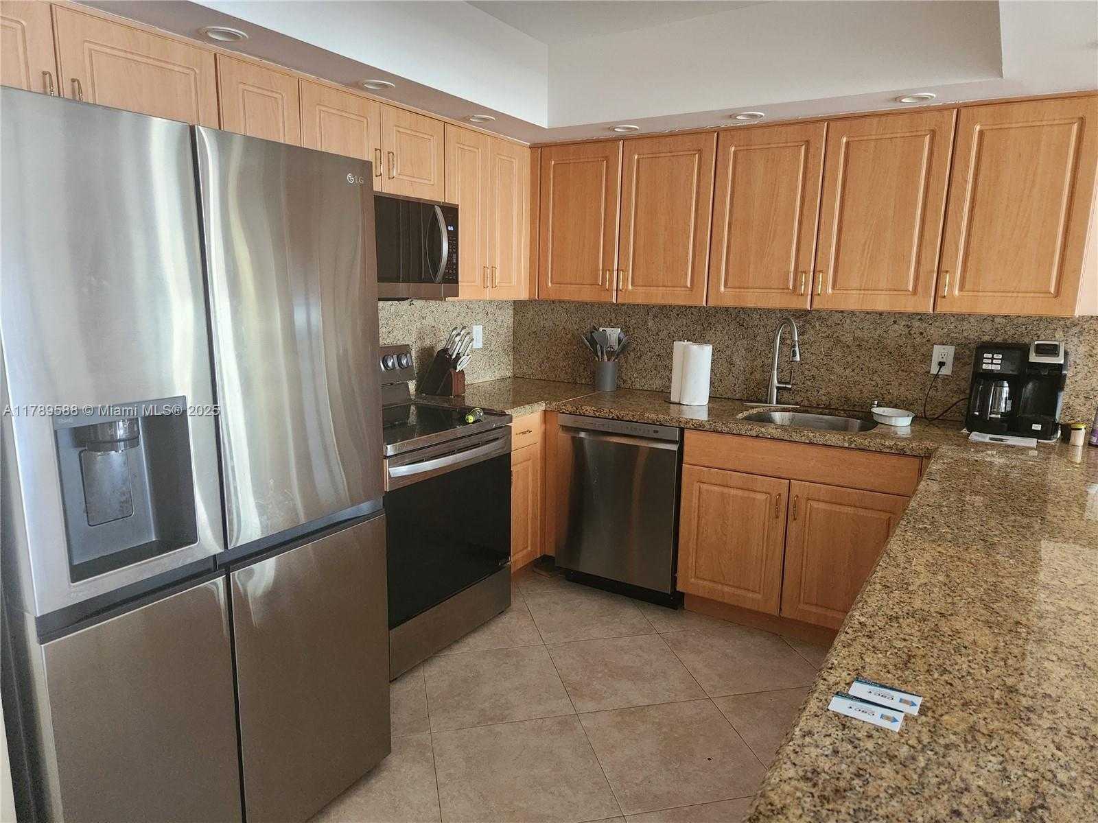 Small Image of 3725 SOUTH OCEAN DR #1108, Hollywood Number 7