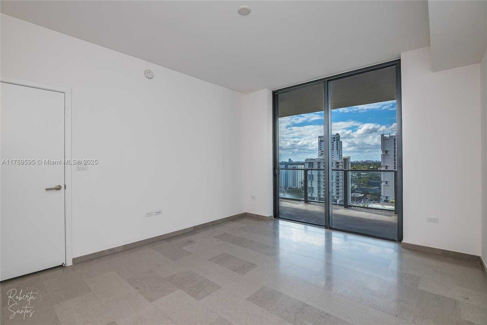 Small Image of 88 SOUTH WEST 7TH ST #1004, Miami Number 22