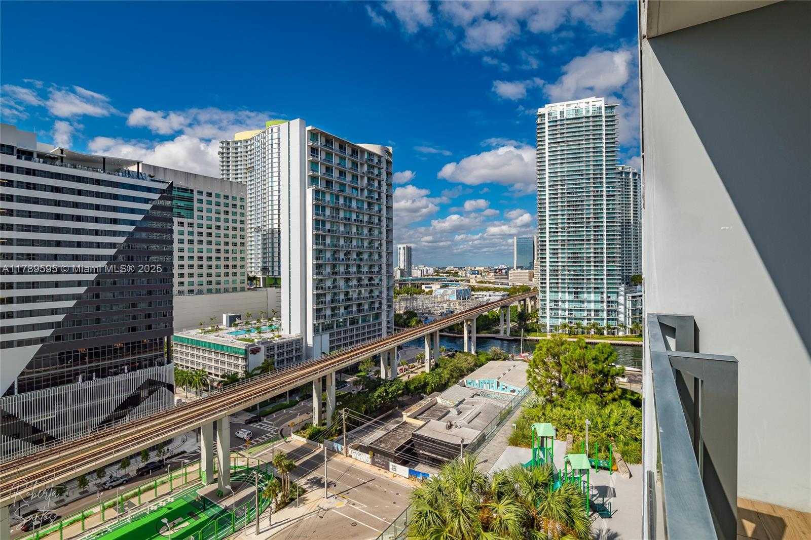 Small Image of 88 SOUTH WEST 7TH ST #1004, Miami Number 40
