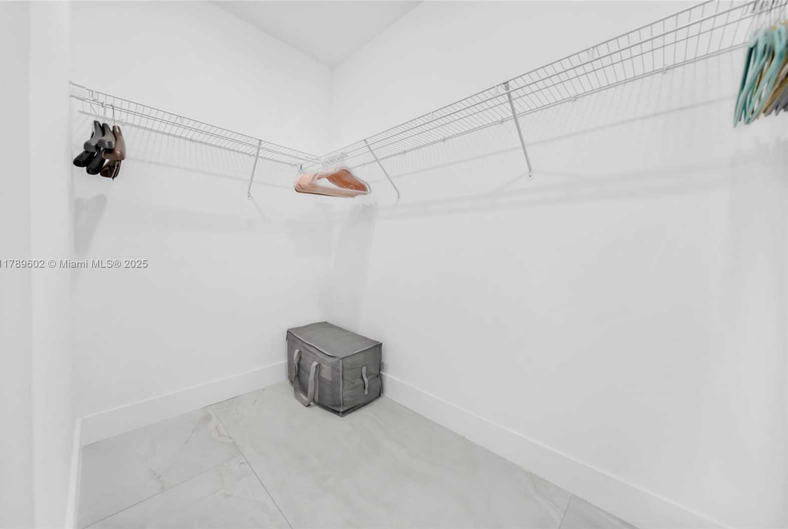 Small Image of 41 SOUTH EAST 5TH ST #1407, Miami Number 13