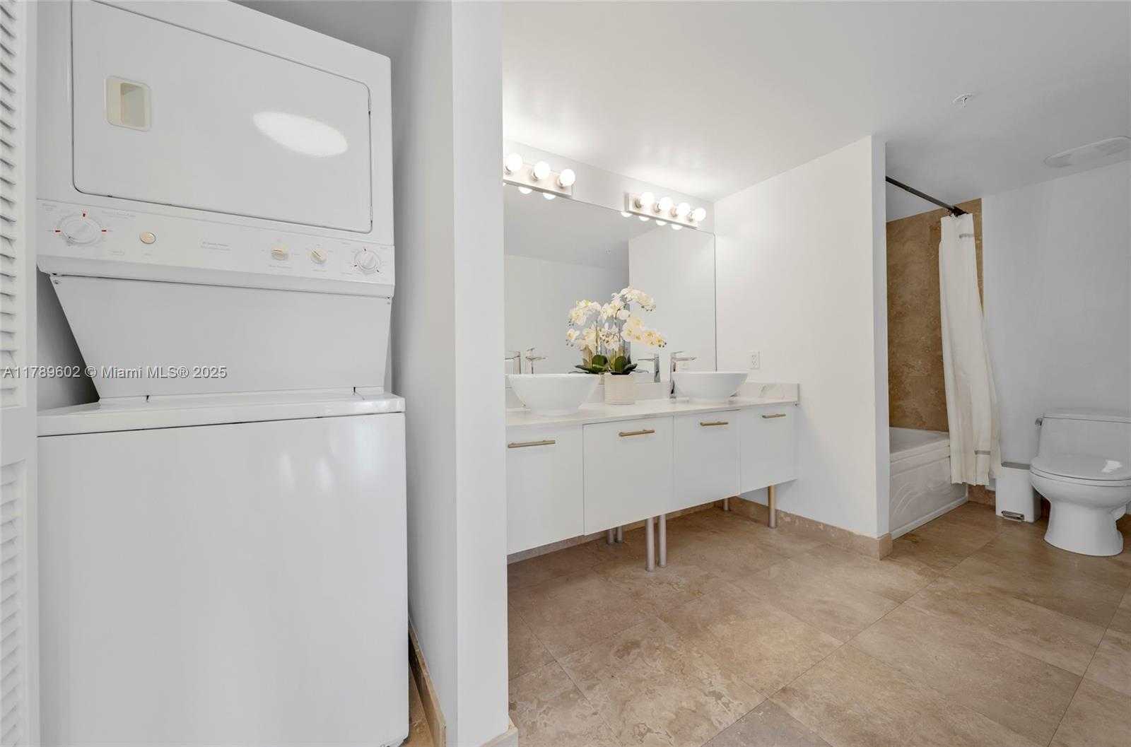 Small Image of 41 SOUTH EAST 5TH ST #1407, Miami Number 14