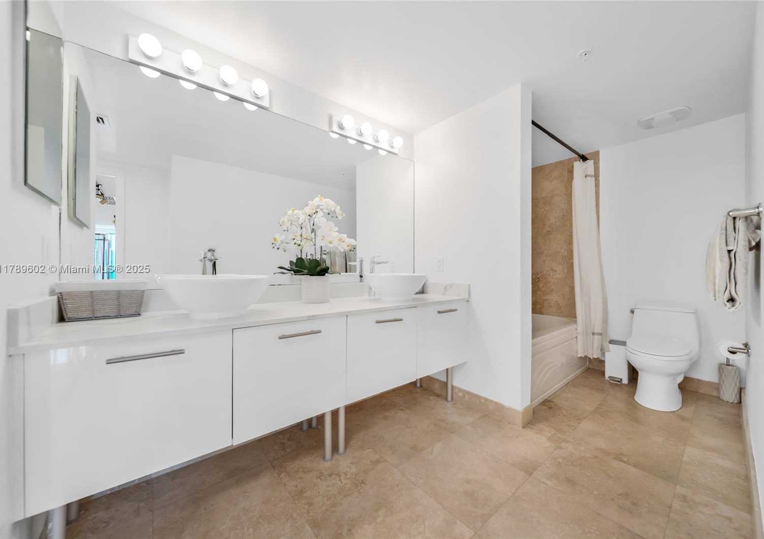 Small Image of 41 SOUTH EAST 5TH ST #1407, Miami Number 15