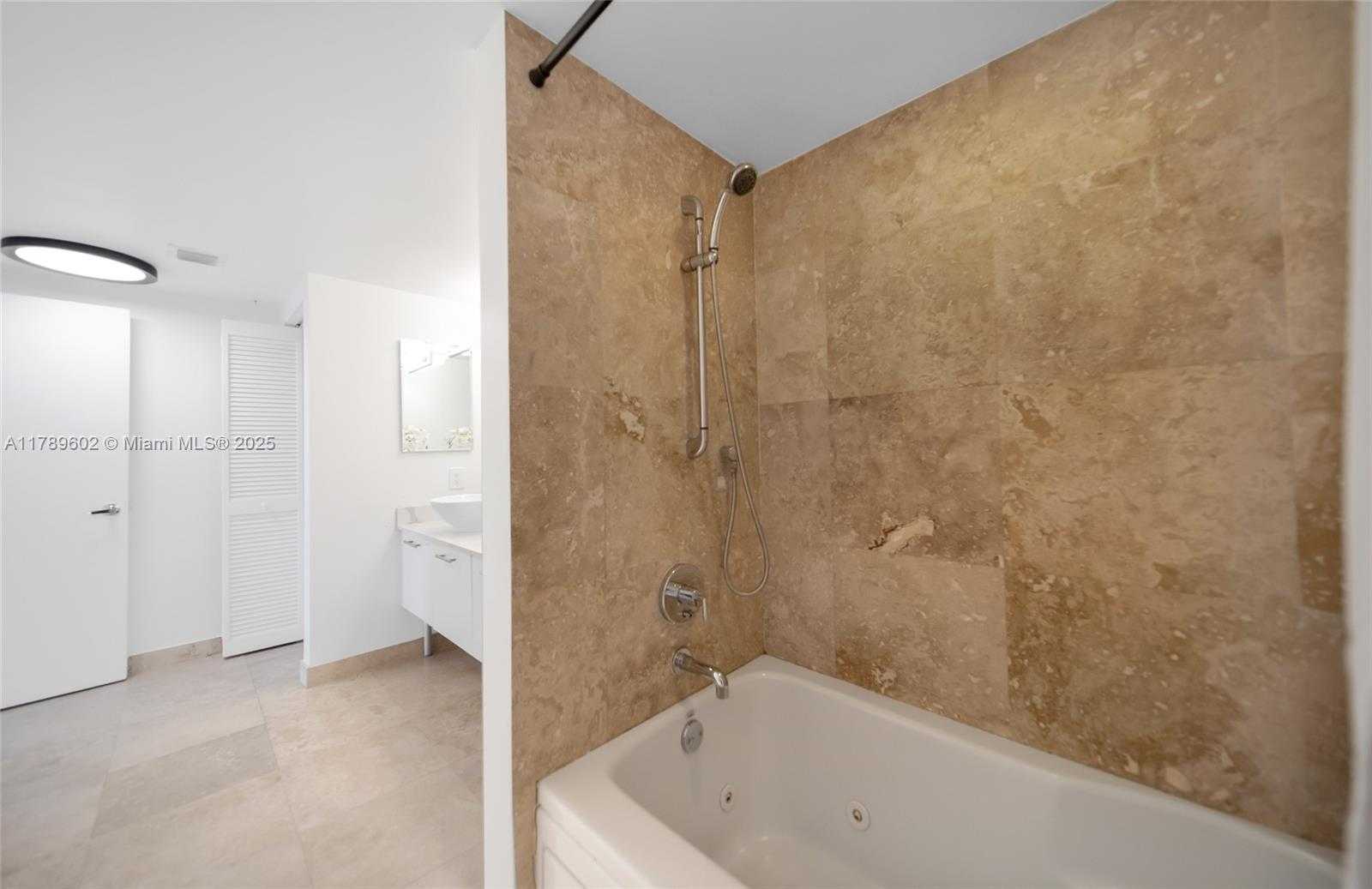 Small Image of 41 SOUTH EAST 5TH ST #1407, Miami Number 16