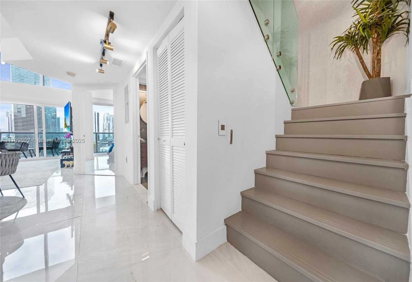 Small Image of 41 SOUTH EAST 5TH ST #1407, Miami Number 22