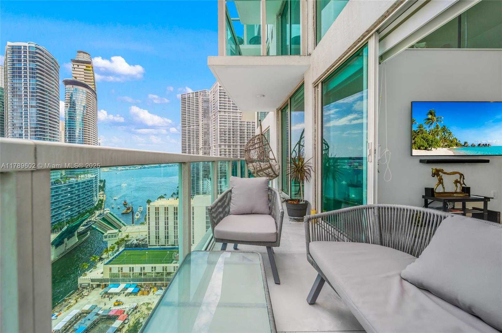 Small Image of 41 SOUTH EAST 5TH ST #1407, Miami Number 32