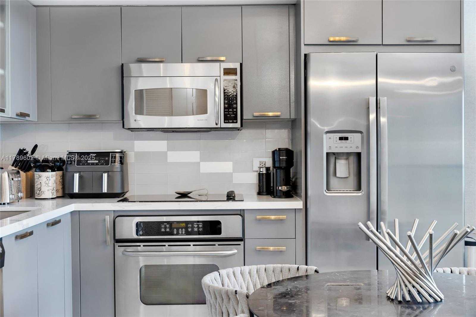 Small Image of 41 SOUTH EAST 5TH ST #1407, Miami Number 4