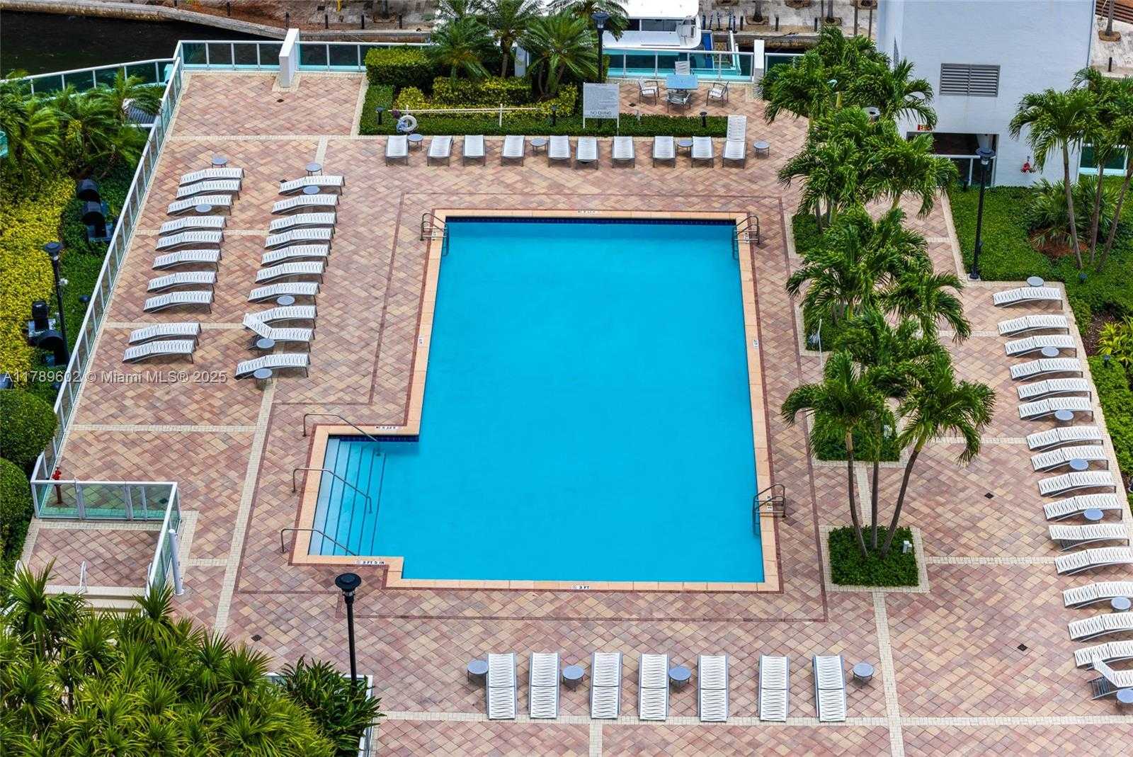 Small Image of 41 SOUTH EAST 5TH ST #1407, Miami Number 40