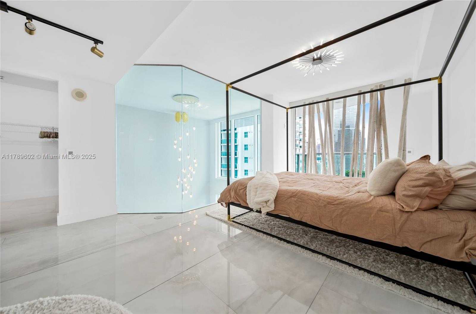 Small Image of 41 SOUTH EAST 5TH ST #1407, Miami Number 7