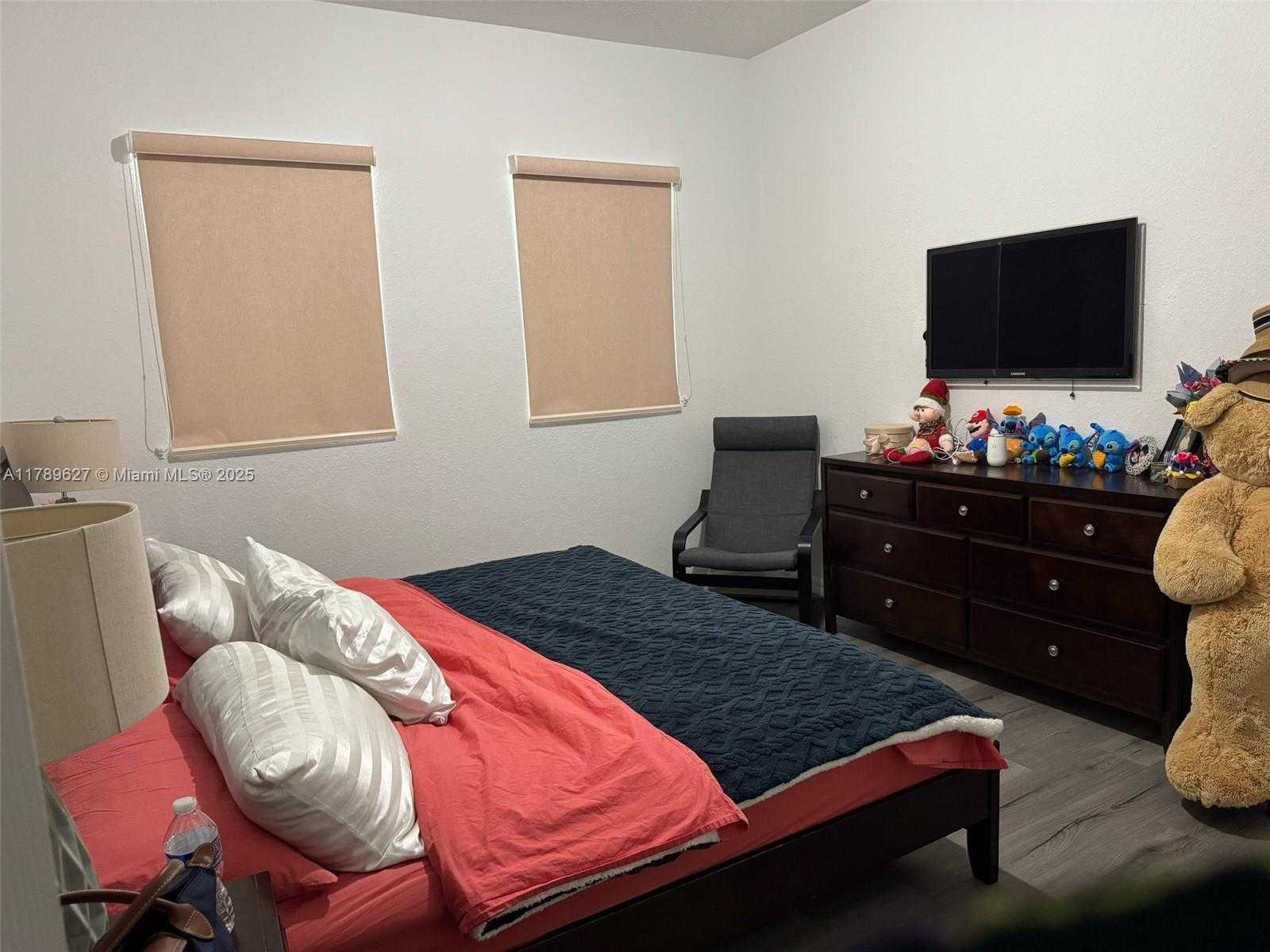 Small Image of 10800 NORTH WEST 88TH TER #204, Doral Number 6