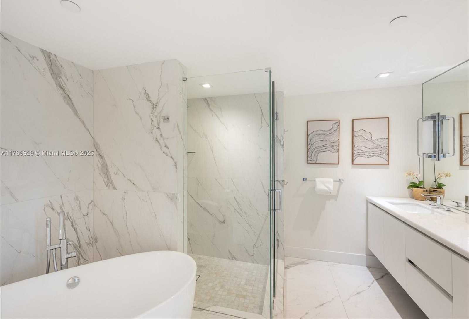 Small Image of 888 BRICKELL KEY DR #2501, Miami Number 11