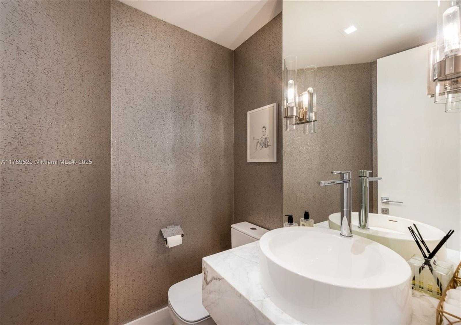 Small Image of 888 BRICKELL KEY DR #2501, Miami Number 12