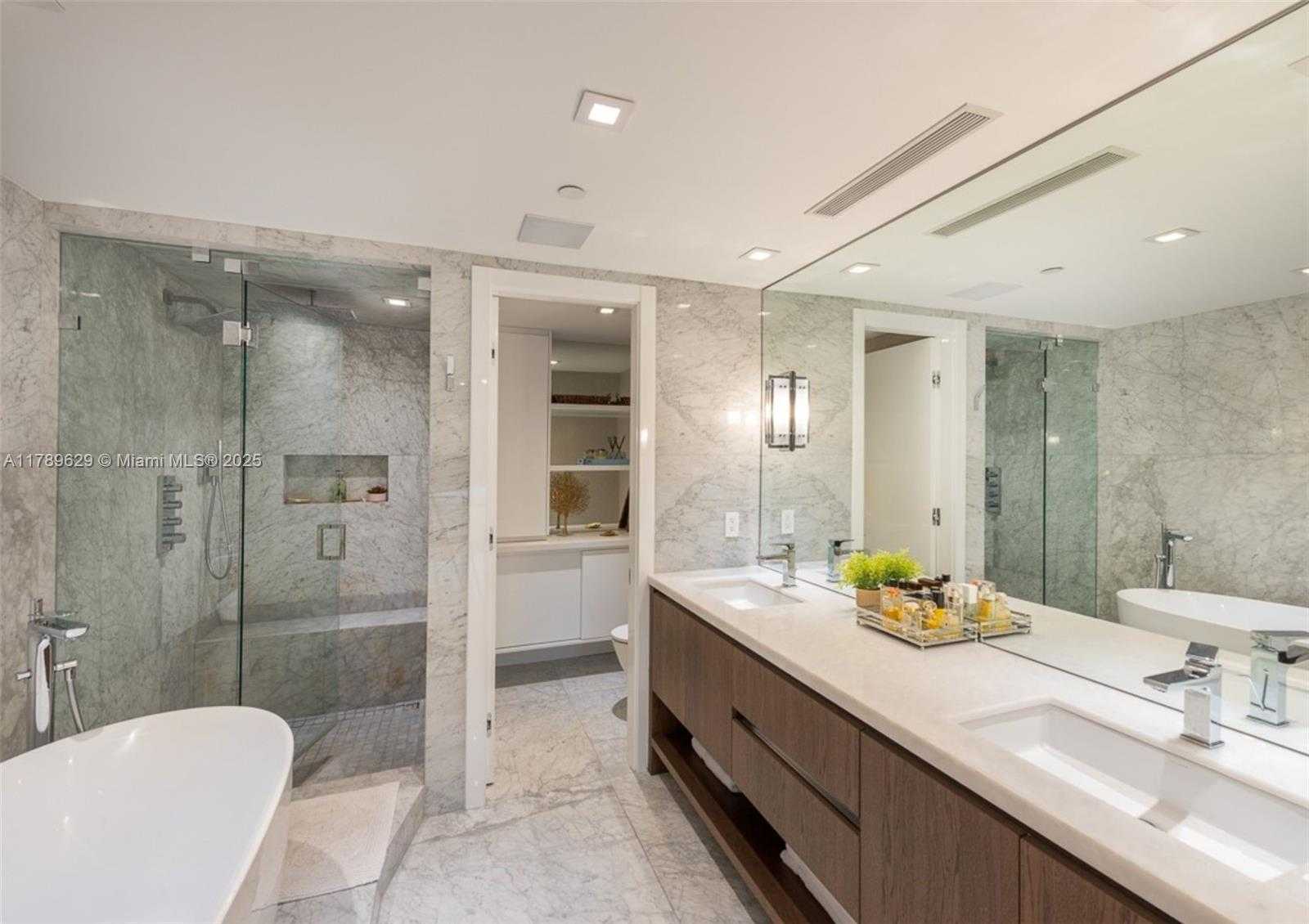 Small Image of 888 BRICKELL KEY DR #2501, Miami Number 17