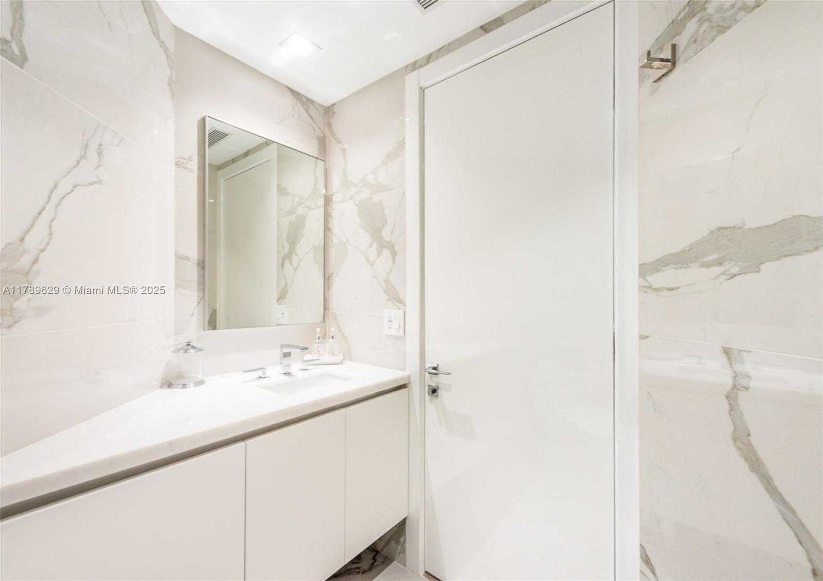 Small Image of 888 BRICKELL KEY DR #2501, Miami Number 21