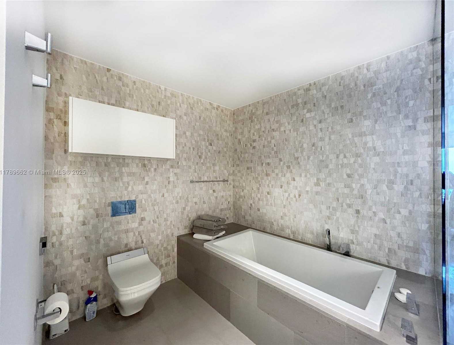 Small Image of 68 SOUTH EAST 6TH ST #1903, Miami Number 13