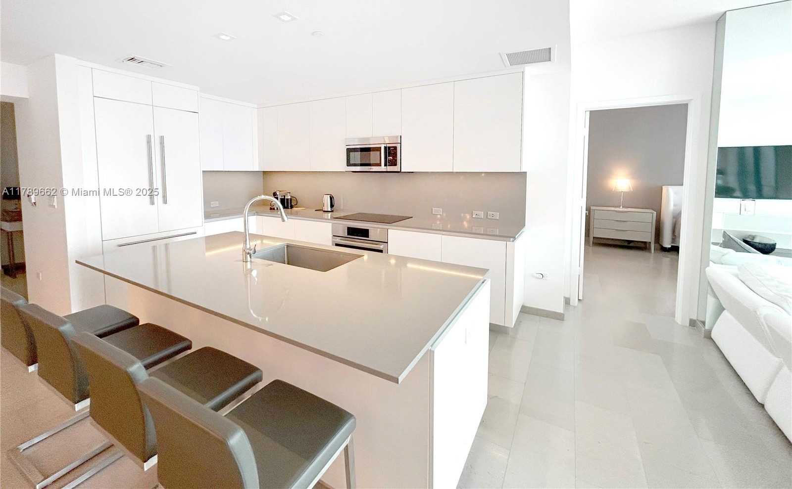 Small Image of 68 SOUTH EAST 6TH ST #1903, Miami Number 6