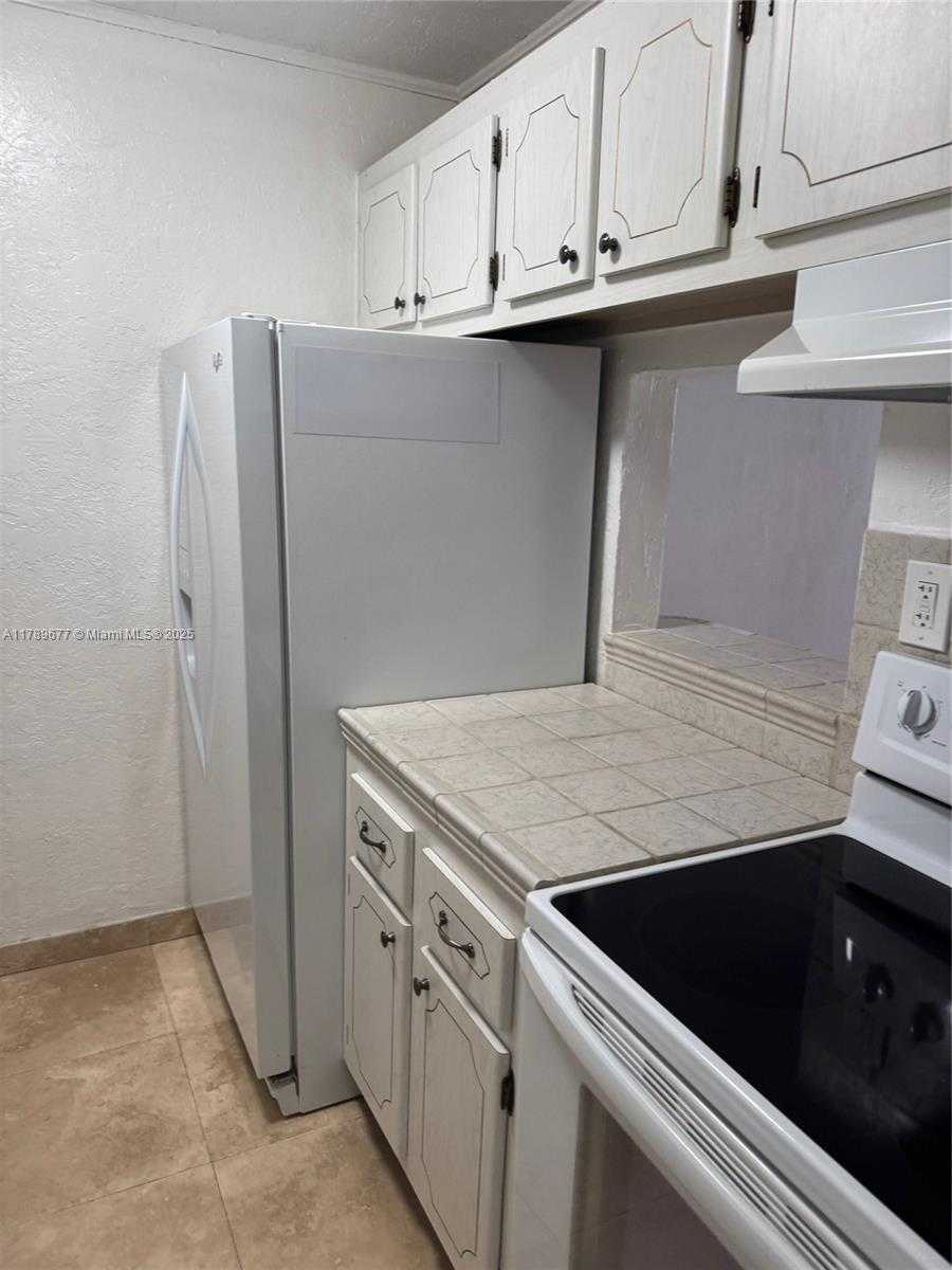 Small Image of 14311 NORTH KENDALL DR #202A, Miami Number 2