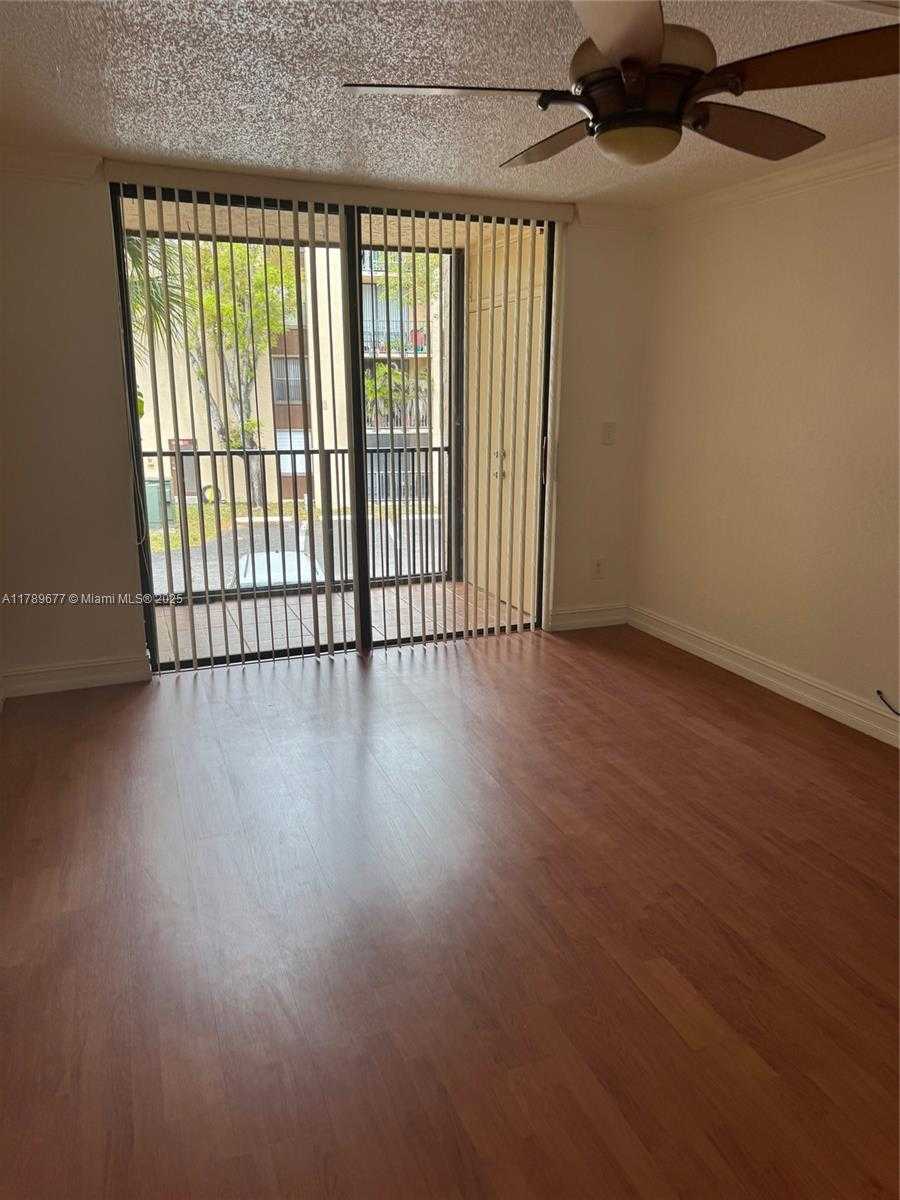Small Image of 14311 NORTH KENDALL DR #202A, Miami Number 4