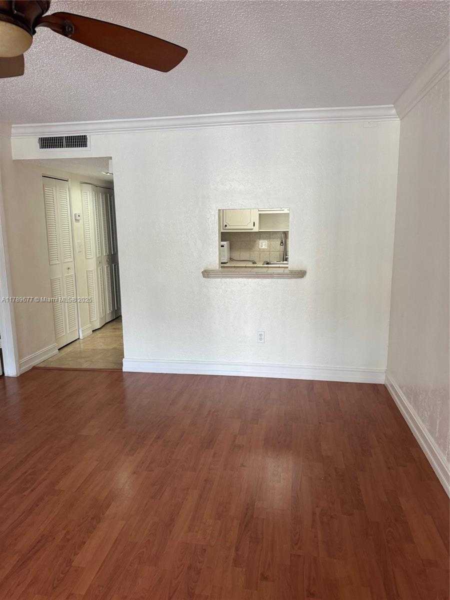 Small Image of 14311 NORTH KENDALL DR #202A, Miami Number 5
