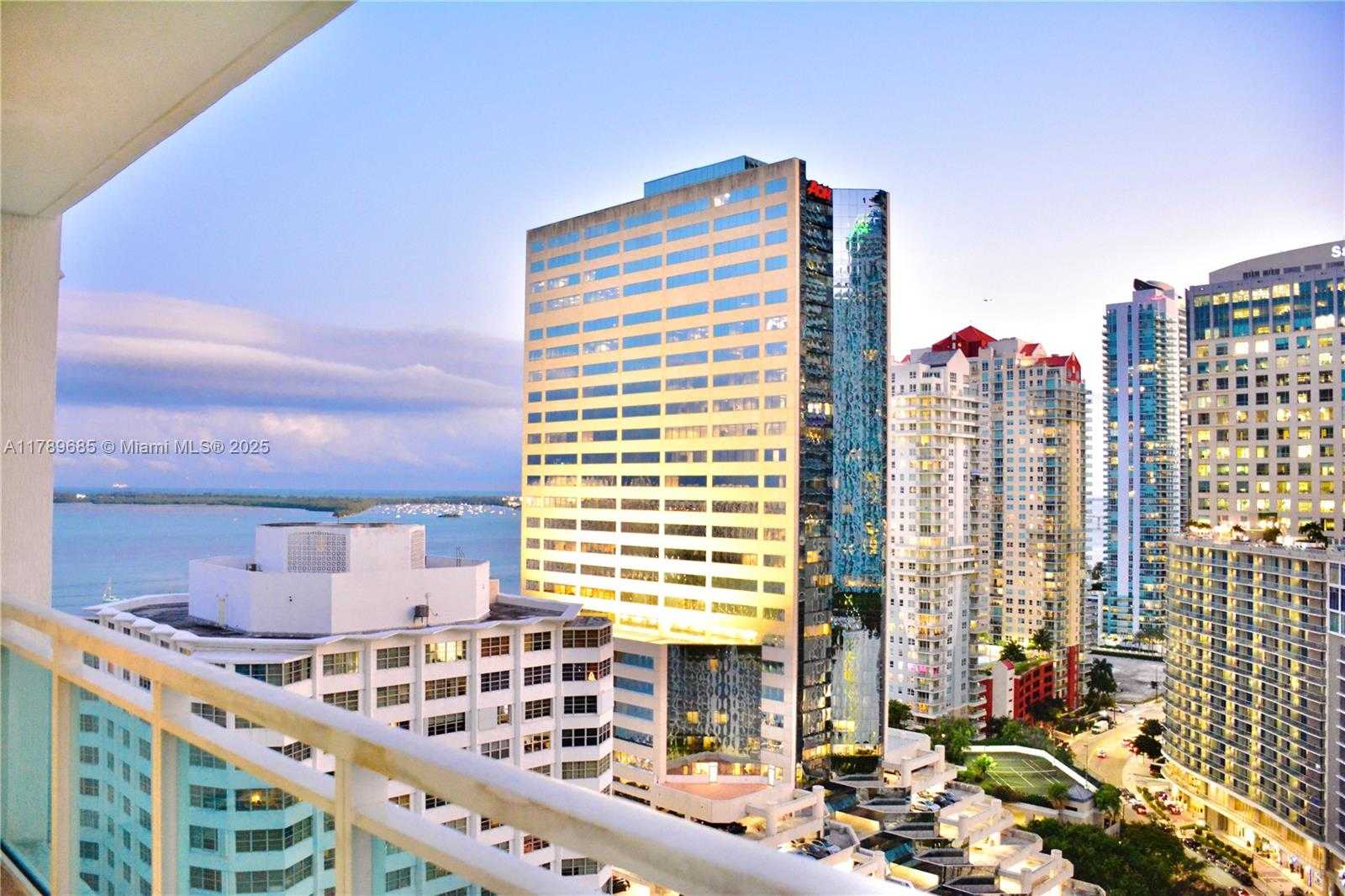 Small Image of 950 BRICKELL BAY #2209, Miami Number 10