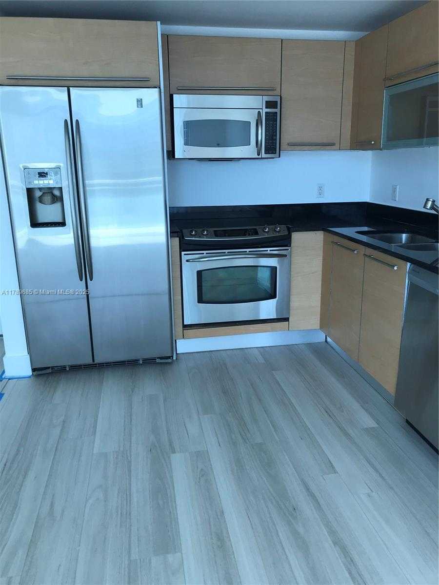 Small Image of 950 BRICKELL BAY #2209, Miami Number 11