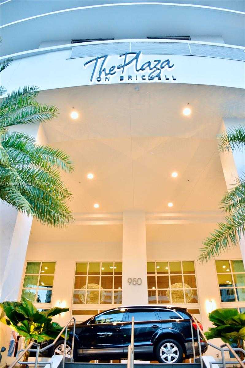 Small Image of 950 BRICKELL BAY #2209, Miami Number 3