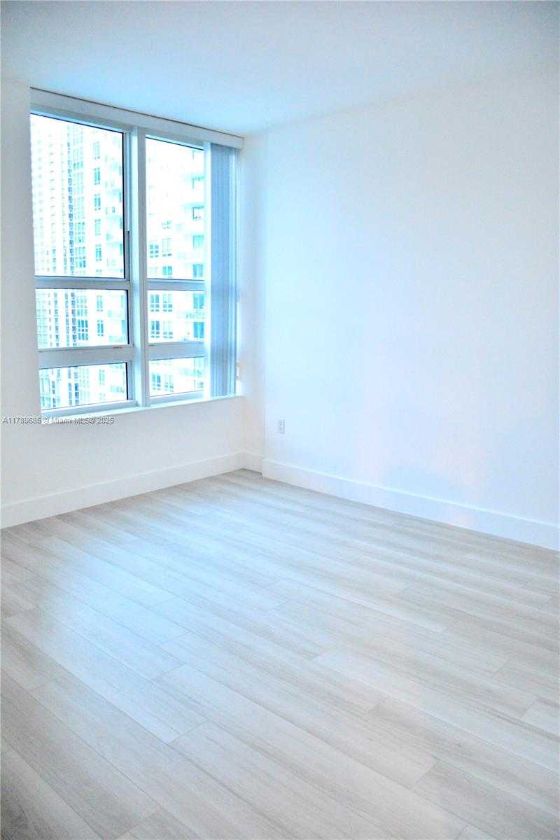 Small Image of 950 BRICKELL BAY #2209, Miami Number 6
