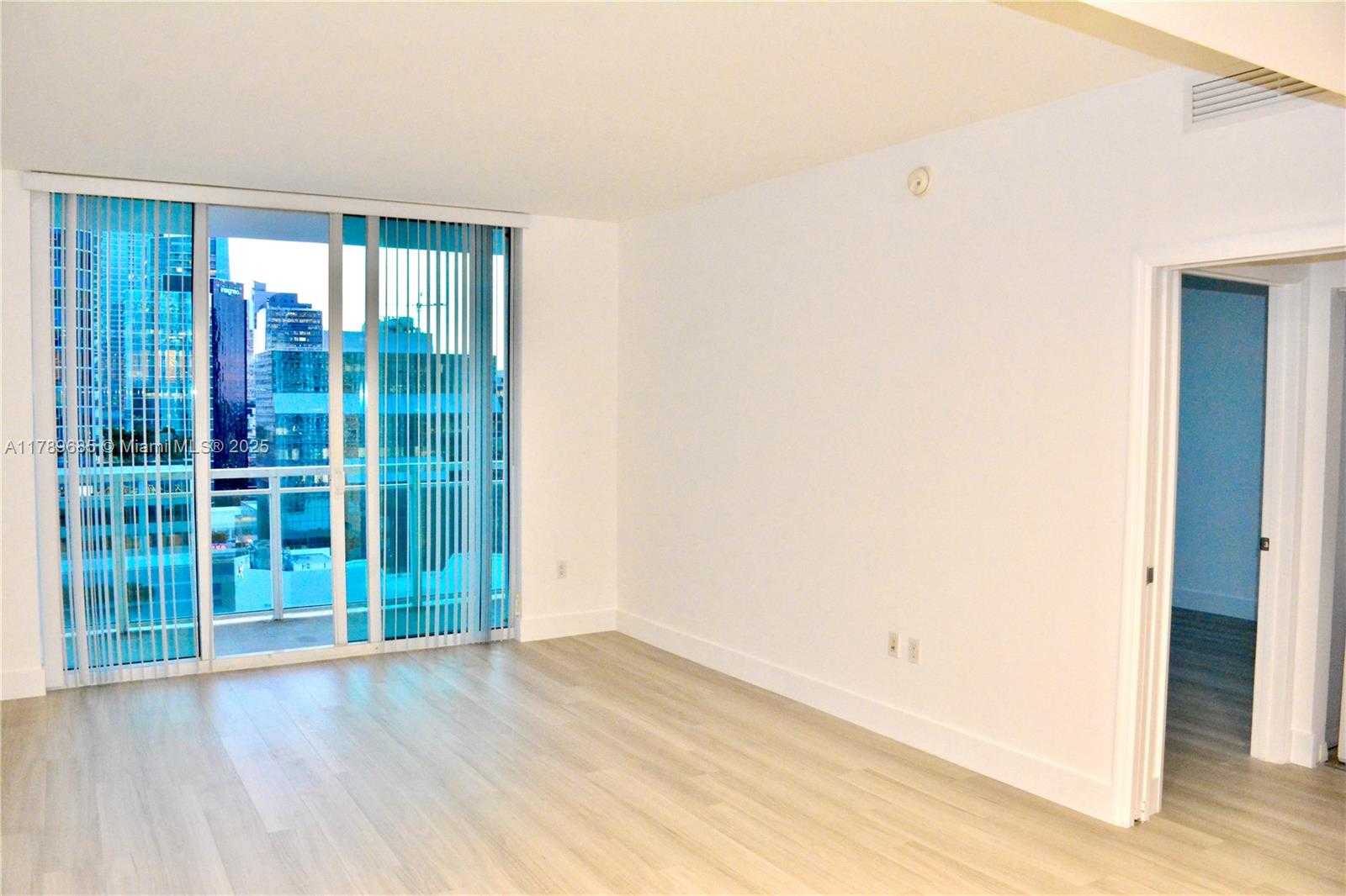 Small Image of 950 BRICKELL BAY #2209, Miami Number 7