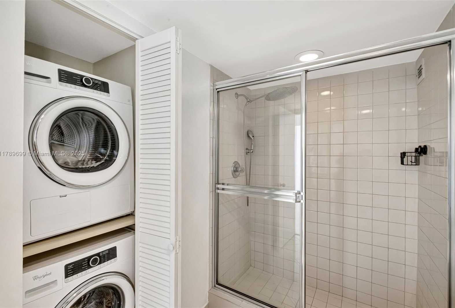 Small Image of 5600 COLLINS AVE #16F, Miami Beach Number 12