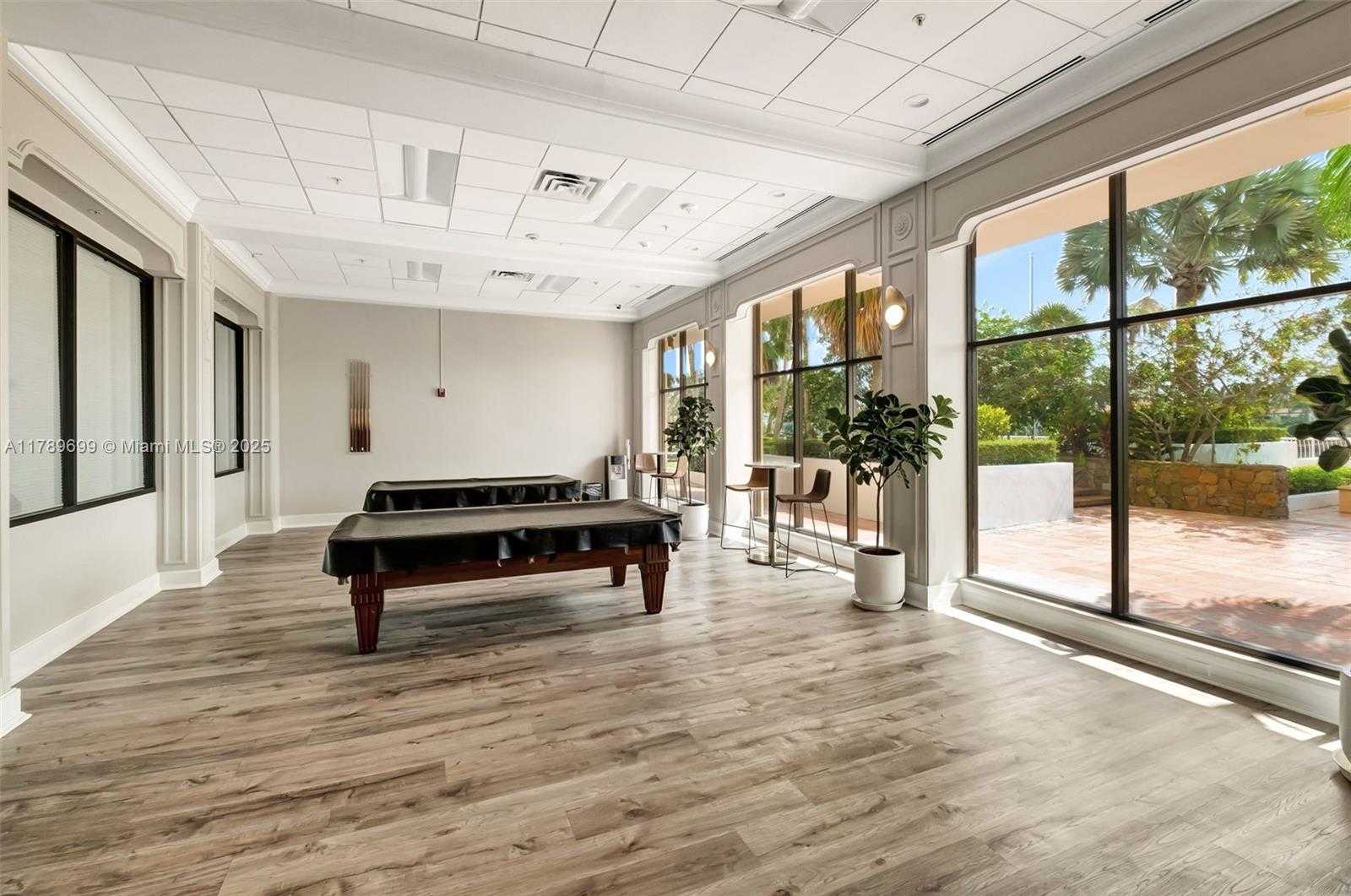 Small Image of 5600 COLLINS AVE #16F, Miami Beach Number 28