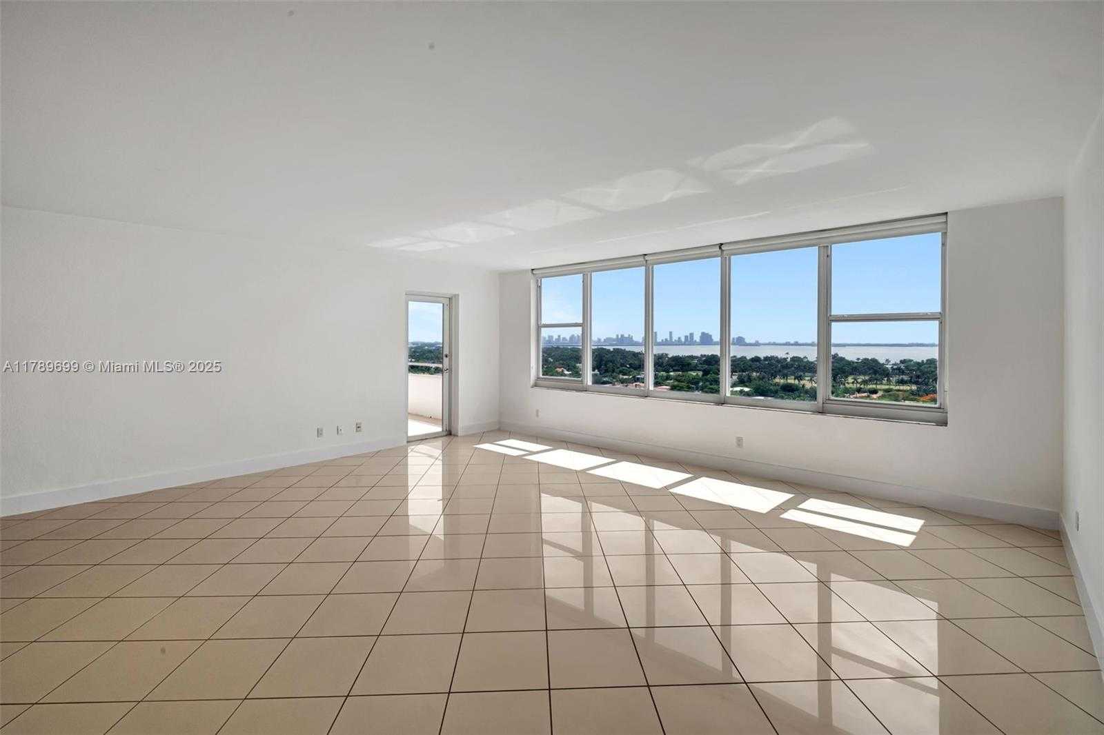 Small Image of 5600 COLLINS AVE #16F, Miami Beach Number 3