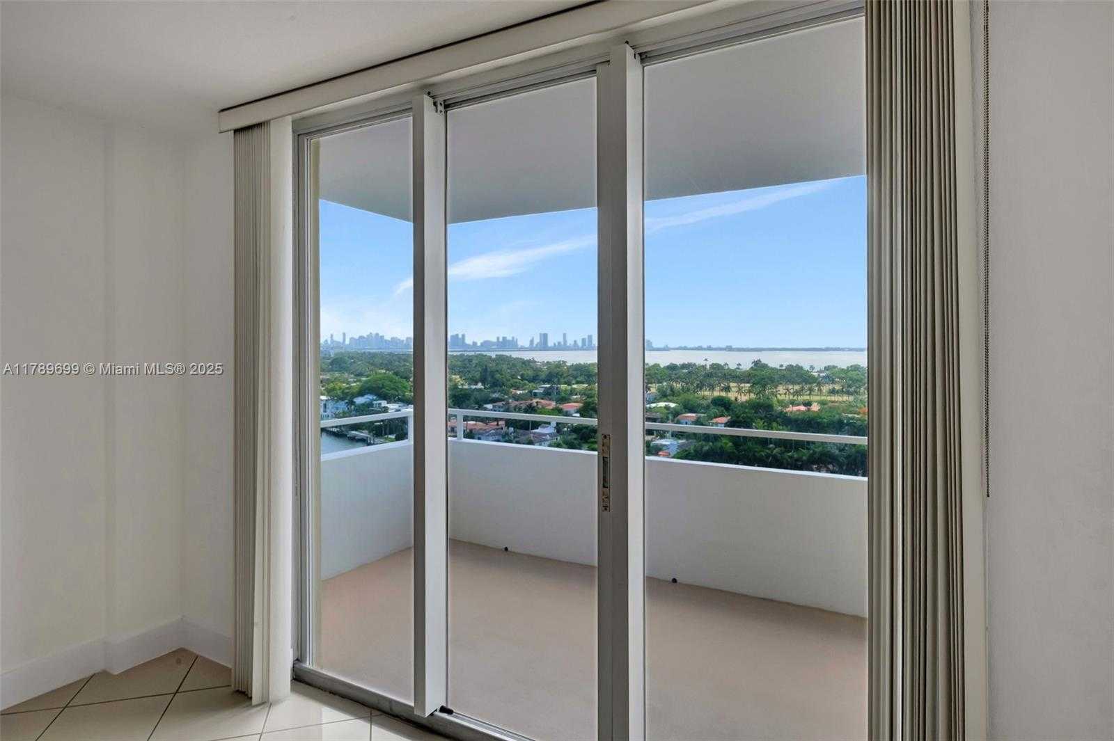 Small Image of 5600 COLLINS AVE #16F, Miami Beach Number 7