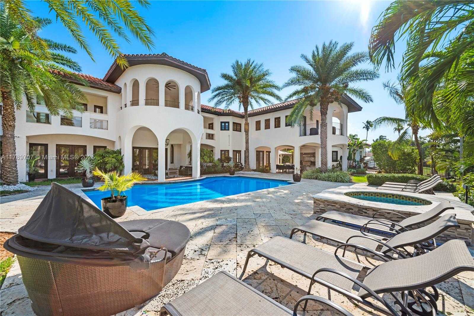 Small Image of 1201 NORTH EAST 83RD ST, Miami Number 2