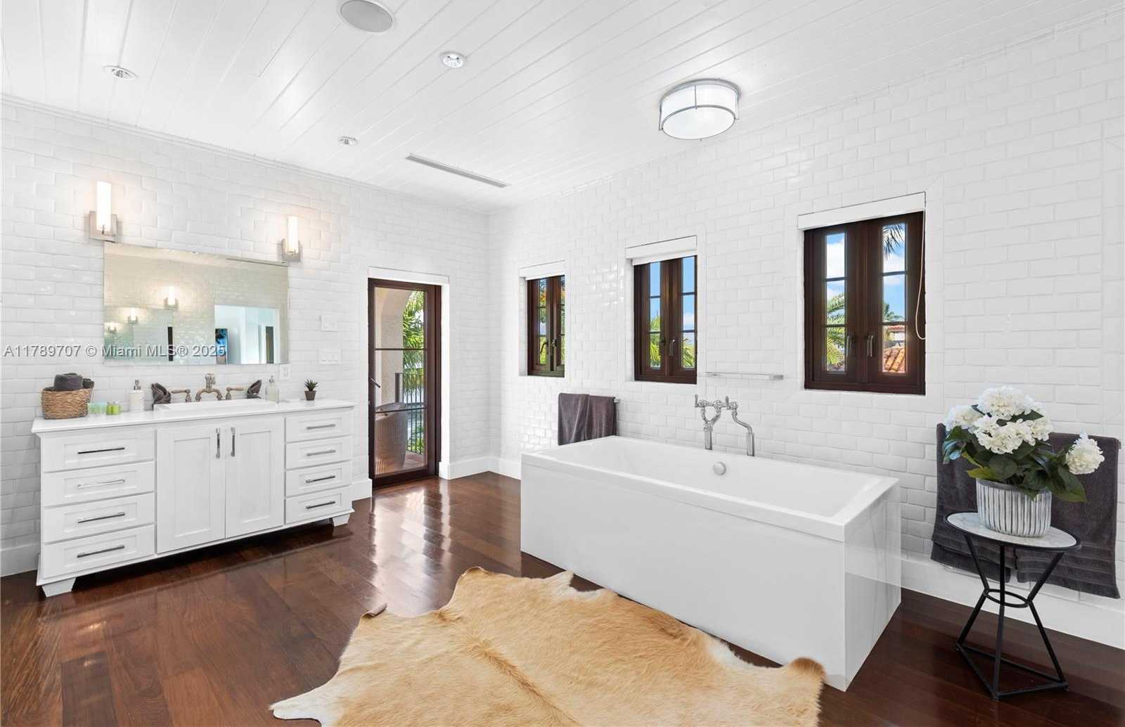 Small Image of 1201 NORTH EAST 83RD ST, Miami Number 31