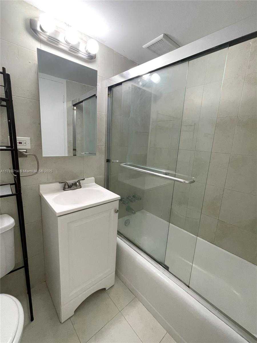 Small Image of 7545 EAST TREASURE DR #8D, North Bay Village Number 9
